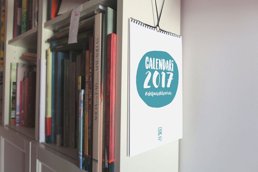 Regala bon humor amb el calendari Del país dels coixos i prints personalitzats. Ja disponibles a la shop