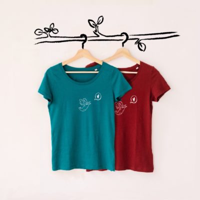 camiseta mujer talla XS de cuello abierto en color azul y burgundy